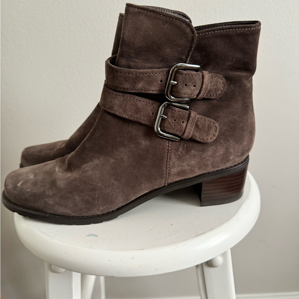 Stuart Weitzman brown boots